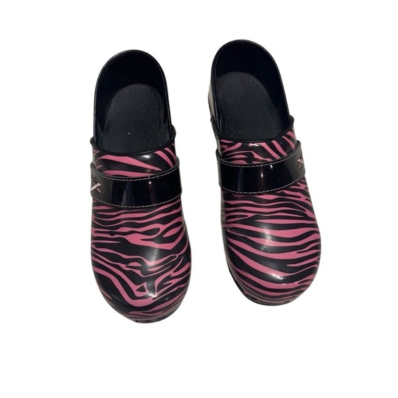 Sanita Professional Liv Patent Leather Nurse Clogs EUR 38 Womens Size 7.5 Zebra - Picture 2 of 7
